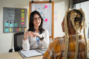 Pourquoi-faire-une-école-de-commerce-en-alternance--